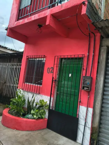 Aluga-se casa no conjunto jardim sevilha.