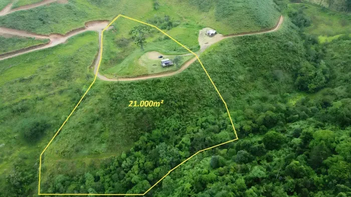 Terreno à Venda 21000 m² em Visconde de Mauá - Resende - RJ