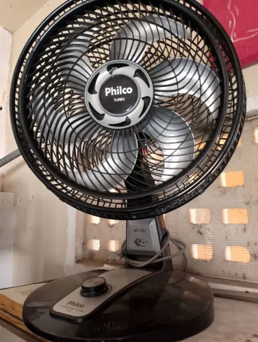 Ventilador carrega celular e entrada USB