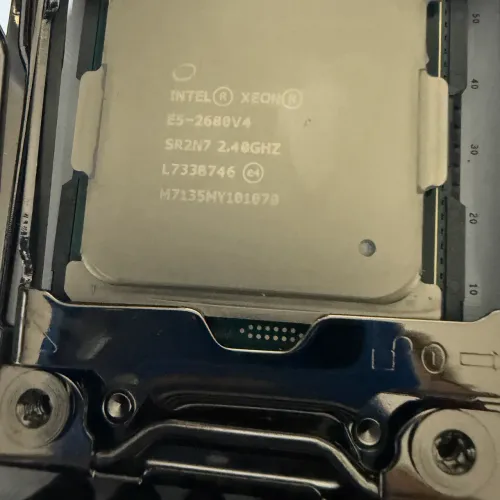 VENDO KIT XEON, PROCESSADOR XEON E5-2680 JUNTO COM A PLACA MÃE SOYO XEON X99 D4