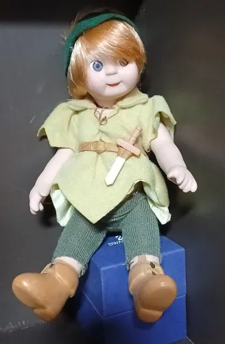 Boneco porcelana Peter Pan