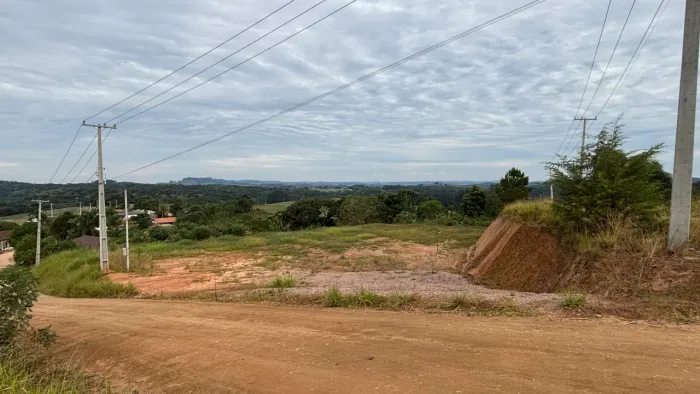 Vendo terreno pronto pra construir pego carro jo negocio