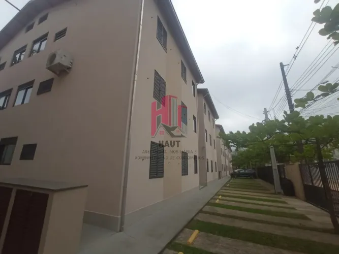Apartamento de 02 Quartos pra Moradia a 800 Metros da Praia do Sapê!