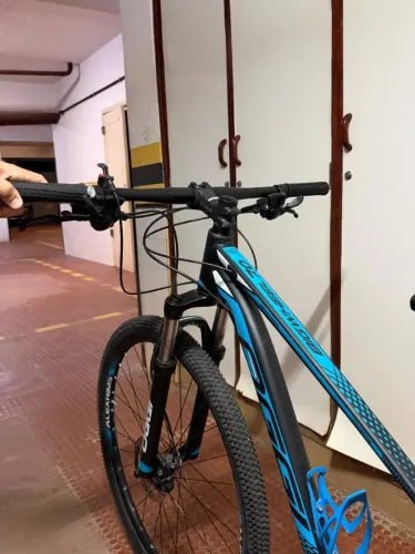 Bicicleta oggi Big Wheel 7.0 - excelente estado