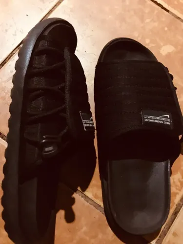 Chinelo assuna Nike sport preto