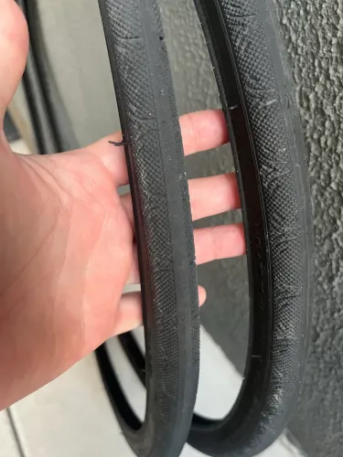 Pneus 700x28 speed novo