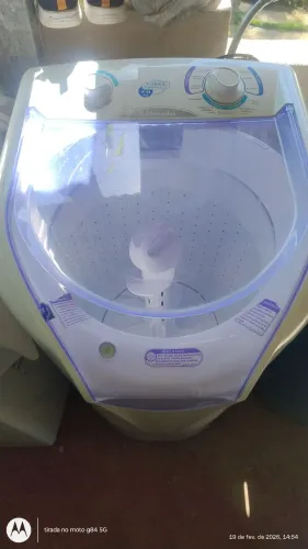 Vendo máquina super conserva em ótimo estado .