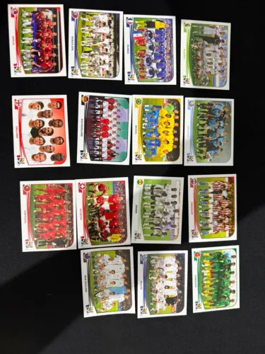 LOTE ESPECIAL - TIMES PERFILADOS + ESCUDOS BRILHANTES | PANINI COPA DO MUNDO FIFA 2010