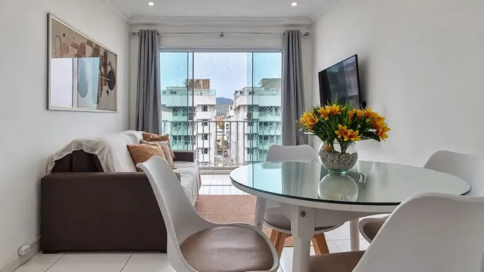 APARTAMENTO 2 QUARTOS, MOBILIADO PARA LOCAÇÃO ANUAL