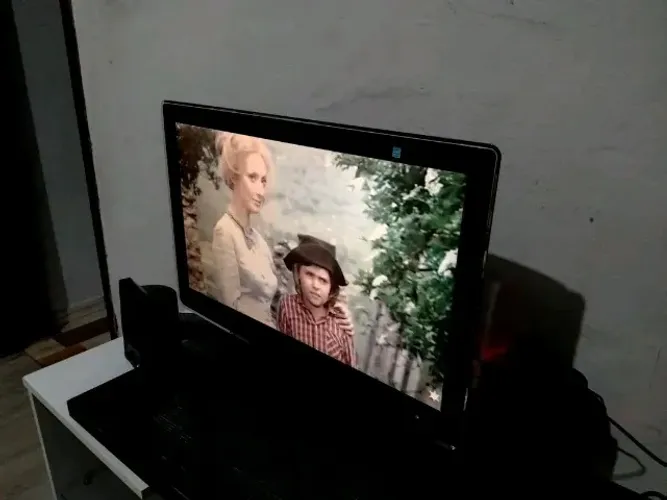 Tv monitor SAMSUNG 22 polegadas R$380