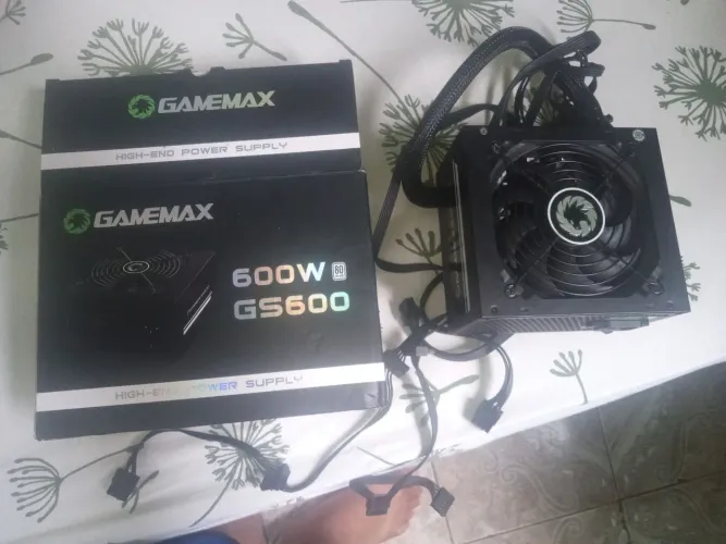 Fonte gamemax 600 watts (leia a descrição!)