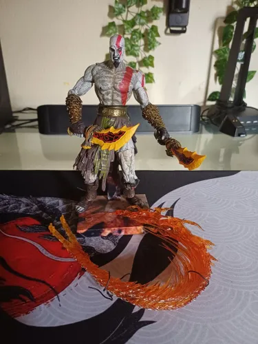 Neca god of war usado