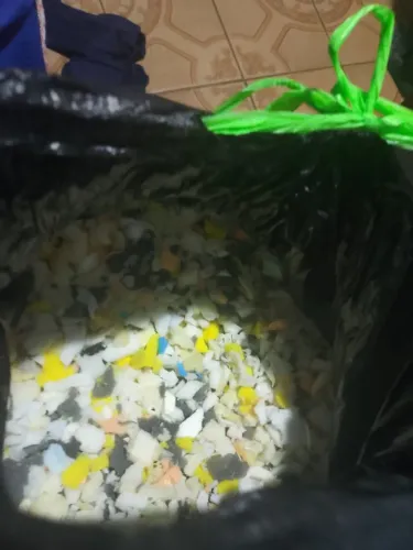 Enchimento de Espuma Flocada / Retalhos para Almofada e Puff Cada Saco (100L)