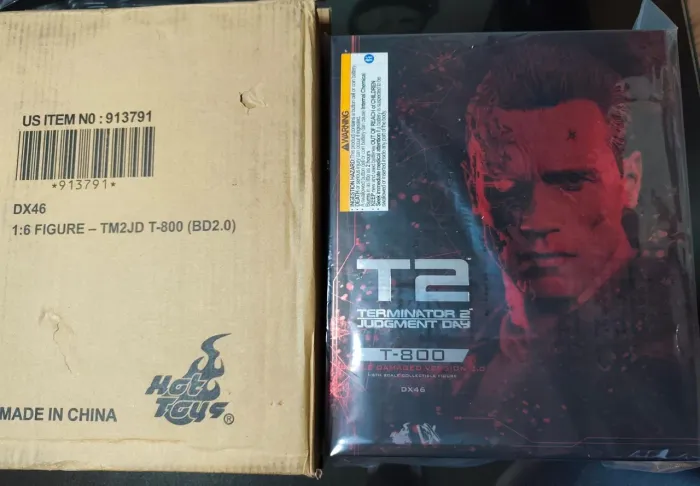 Hot toys T-800 Battle damaged 2.0 Terminator exterminador do futuro escala 1/6 boneco