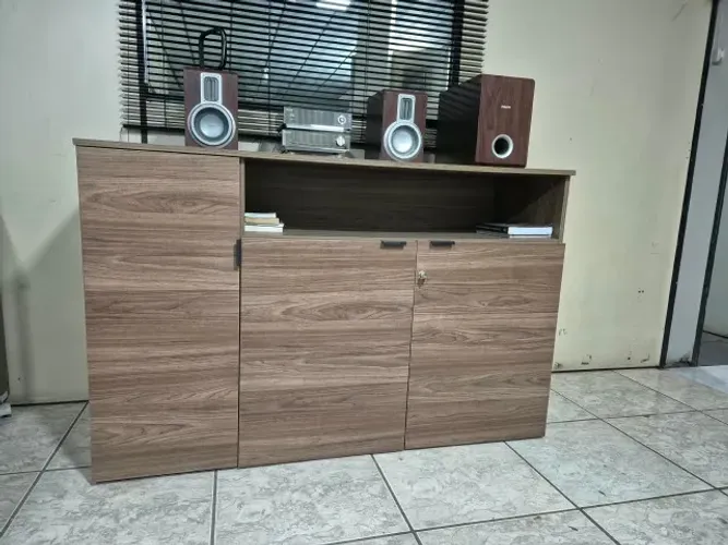 Balcão de Escritório / Armário Baixo (3 portas com chave)