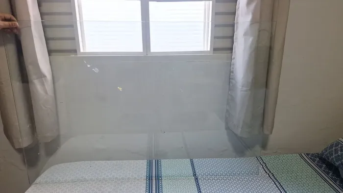 Vendo vidro de mesa (seminovo) sem arranhões. 