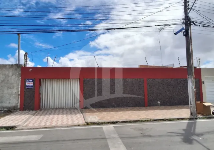 Casa no bairro Aeroporto com 378m², quatro quartos e seis vagas de garagem