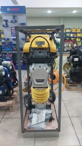 Compactador a percussão a gasolina Toyama - Loja/Nova