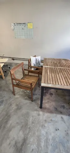 Conjunto Cadeiras + banco + almofadas + mesa 