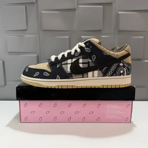 Nike Dunk Low SB x Travis Scott Cactus Jack 44
