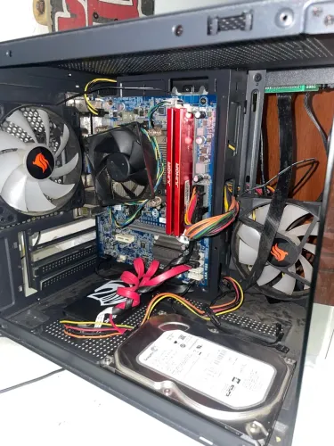 Pc semi gamer com defeito