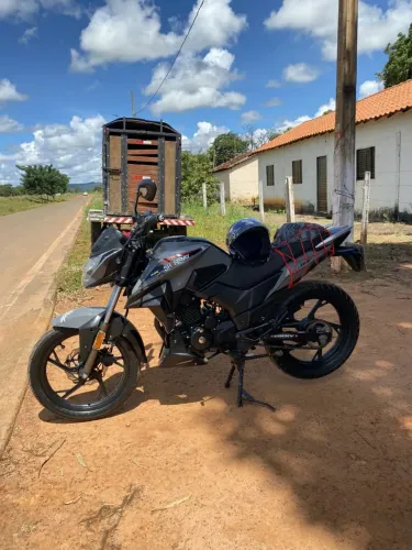 Vendo essa moto top de linha e muito conservada