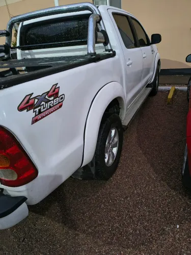 Toyota Hilux CD D4-d 4X4 2.5 16V 102cv TB Dies. 2011
