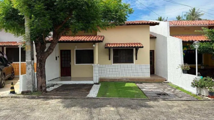 CASA PLANA EM CONDOMÍNIO COM 03 DORMITÓRIOS