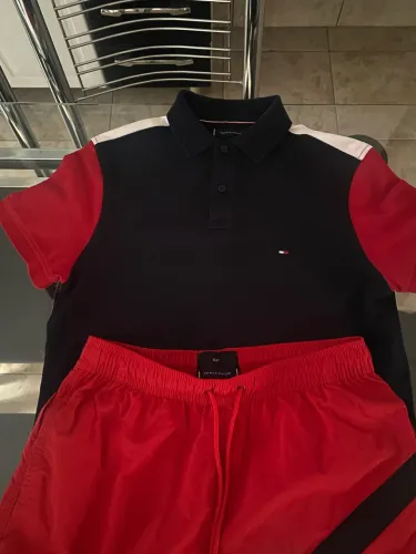 kit Polo e bermuda Tommy
