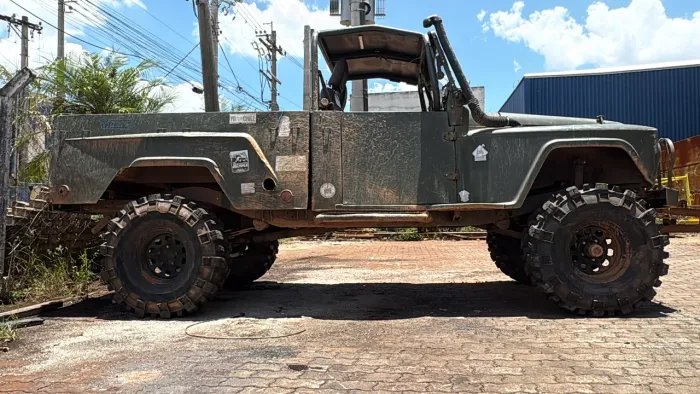 Ford F-75 4X4 2.3 1970