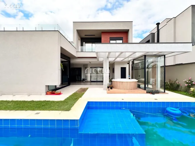 Sobrado à venda no Cond. Jardim do Golfe 3 - 405 m² com Piscina - 5 Dorms (4 SUÍTES) - Pro