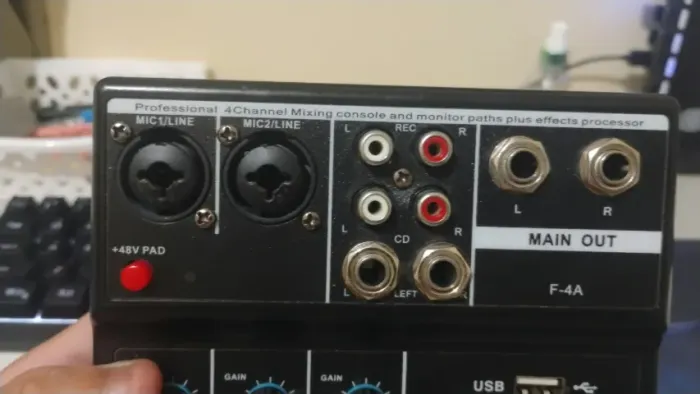 Mesa de Som 4 Canais USB + Bluetooth + Equalizador - Compacta 5V