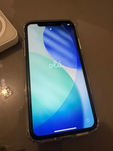 Celular iPhone 11 64GB