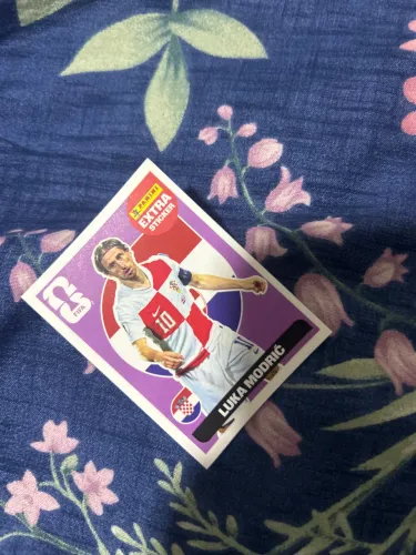 FIGURINHA LEGEND ROXA LUKA MODRIC