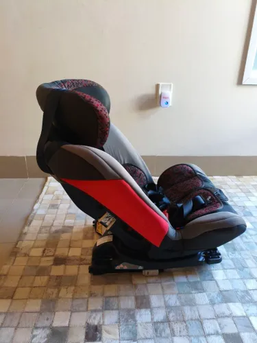 Cadeirinha bebê Fisher Price com Isofix