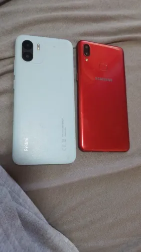 Dois celulares! Um redmi a2 tela quebrada, e um a10s com problema no conector