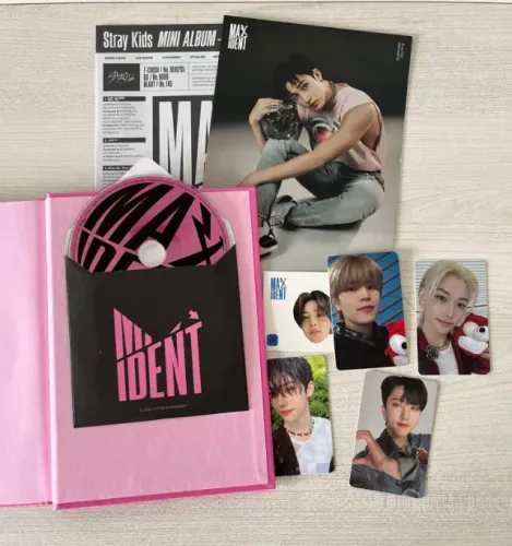 Álbum do stray kids maxident T-crush com cards, CD, foto,adesivo e revista