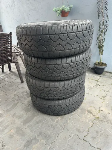 Pneus 265/65 aro 17