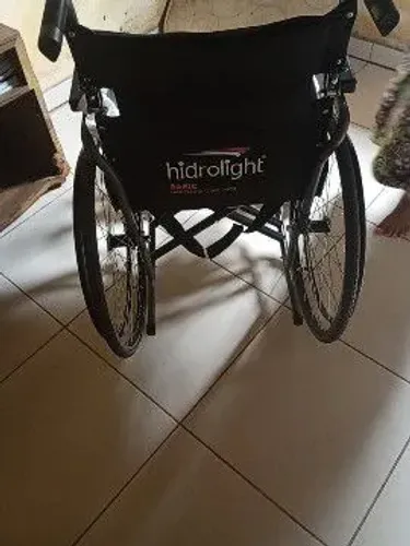 Cadeira de rodas nova