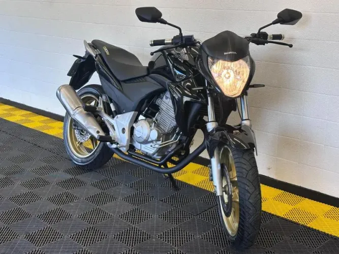 HONDA CB 300R 2014