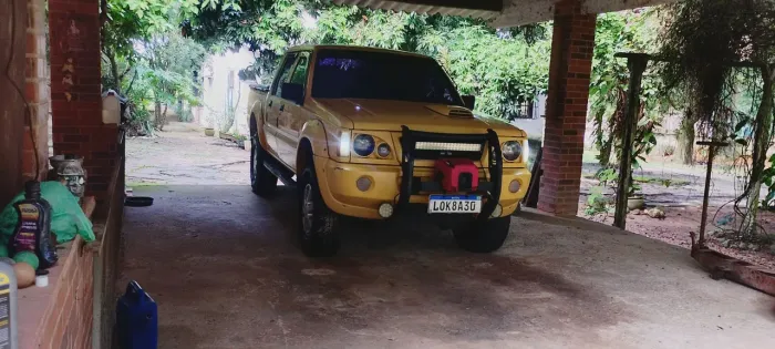 Mitsubishi L200 GLS 2.5 4X4 CD Diesel 2003