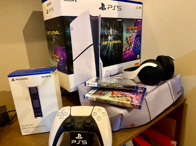 PS5 slim c/leitor 1TB novo com NF e garantia de 1 ano