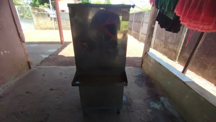Bebedouro Escolar Industrial Inox - bom  Estado e Pronto para Uso!