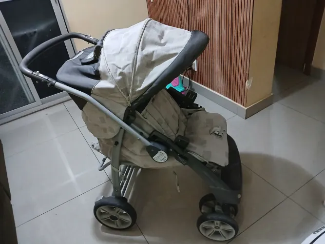 Vendo carrinho de passeio pra bebê