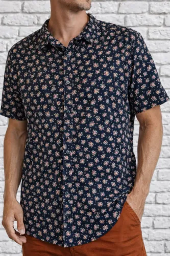 1 Camisa BLUE STEEL Tam GG floral manga curta usada 40,00