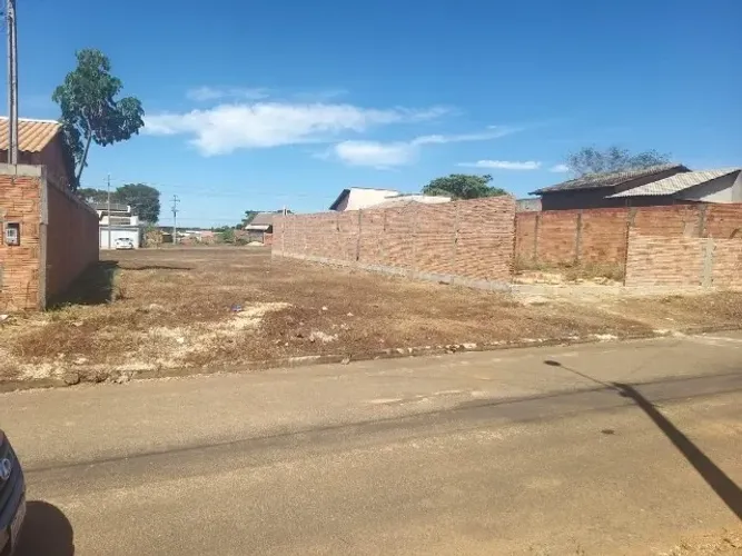 Lote residencial em Luzimangues