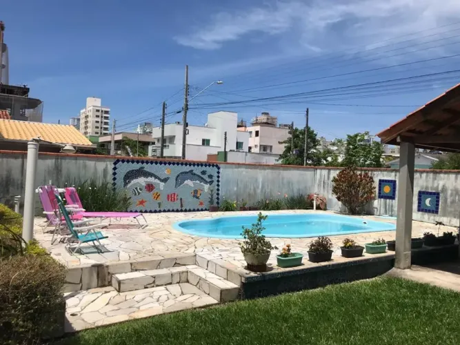 CASA COM 02 TERRENOS, 03 DORMS, COM PISCINA EM ITAPEMA!!! MORRETES