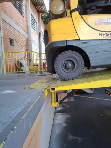Manutenção de portão / rampa de transportadora - Serralheria