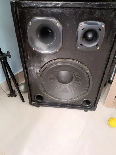 ? Seus vizinhos vão reclamar! Caixa de som pesada (Oversound + JBL) a preço de banana!