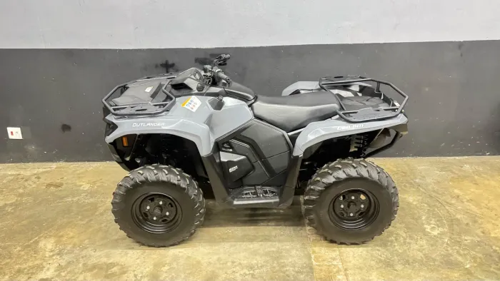 Quadriciclo can am 500 4x4